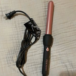 Foxybae 1” curling wand - never been used